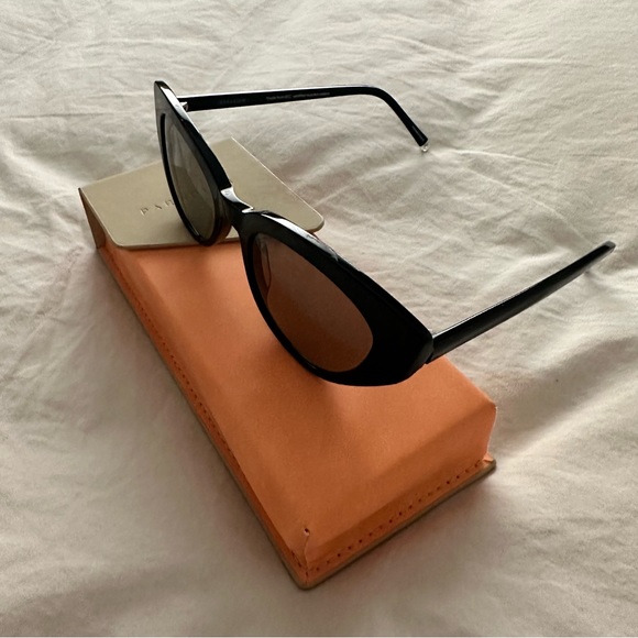 PARADIGM CAT EYE SUNGLASSES - Bianca in Black - Picture 10 of 10